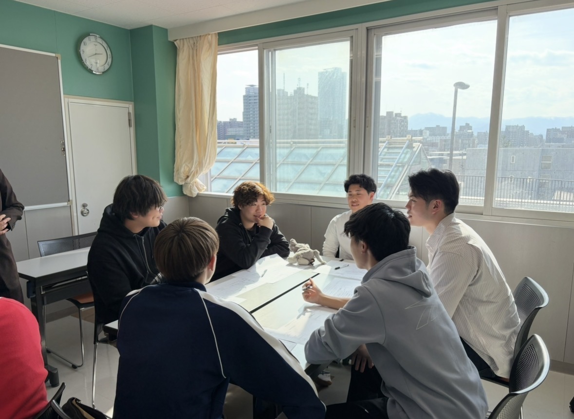 1回目の新入生ガイダンスを行いました！